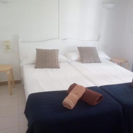 Apartamentos Playa Park Brisas Son Xoriguer Cala en Bosch Ngoại thất bức ảnh
