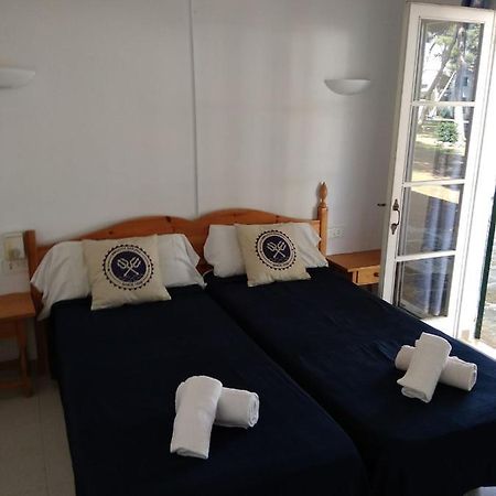 Apartamentos Playa Park Brisas Son Xoriguer Cala en Bosch Ngoại thất bức ảnh
