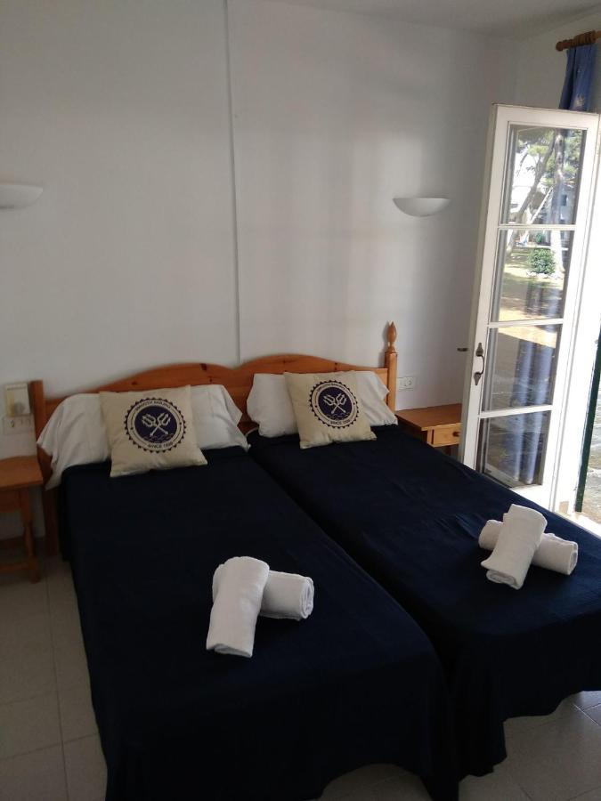 Apartamentos Playa Park Brisas Son Xoriguer Cala en Bosch Ngoại thất bức ảnh